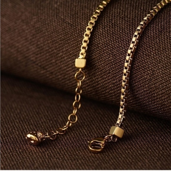 Gold 18k Gold Plated Box Chain Bracelet - Picture 3 of 4